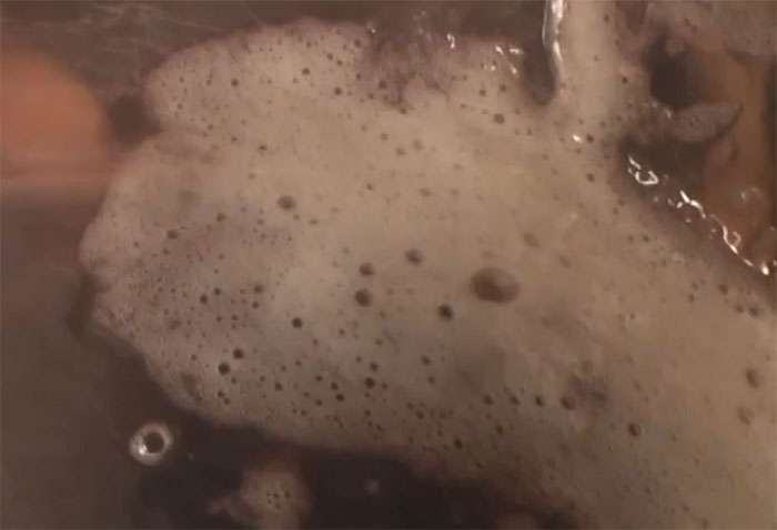 溜まった唾