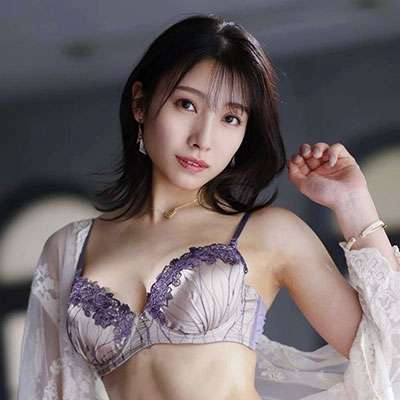 花里アカリ